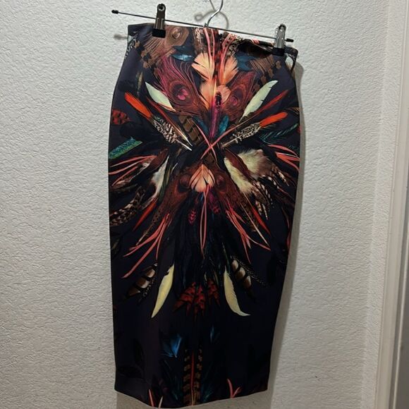 Nicole Miller Atelier Feather Print Pencil Skirt Size 2